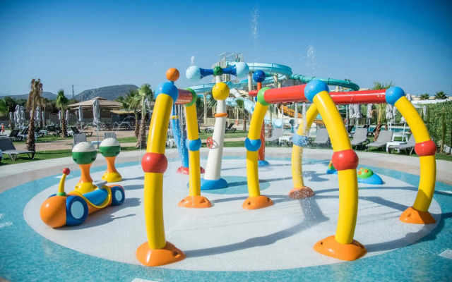 Senseana Sea Side Resort & Aquadventure - All Inclusive