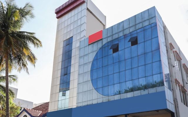 Oyo 29638 Gmr 18 Hotel