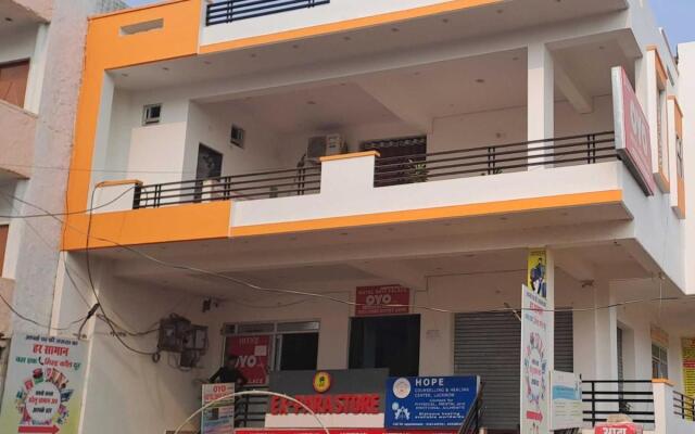 OYO 80490J Shiv Palace