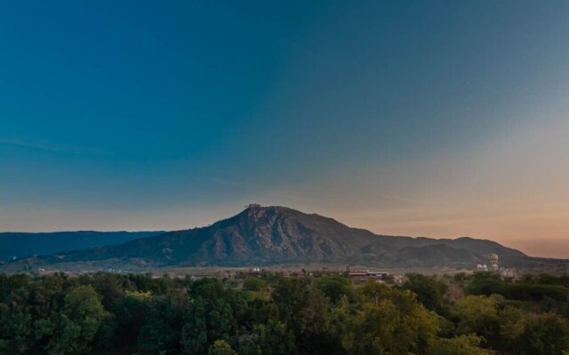 Savitri Resorts