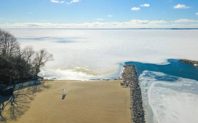 Friday Harbour Resort