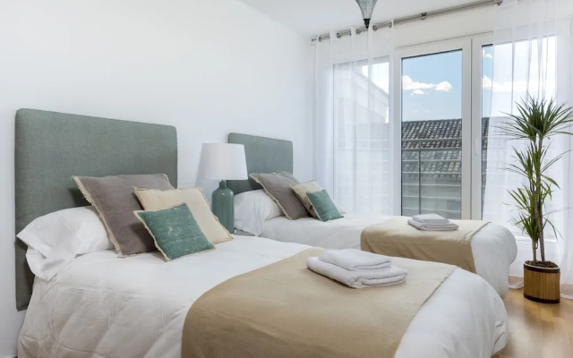 Modern 3 Bd Apartm Surrounded by Terraces Isabel la Catolica IV - Apartment in Granada - Photo 5