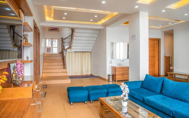 The White Haven Homestay I Rooms & Kitchen