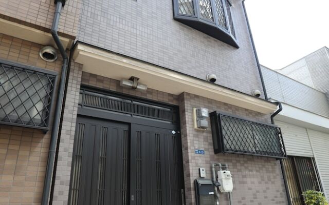 Tsuru House