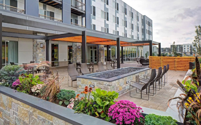 Courtyard by Marriott Appleton Riverfront