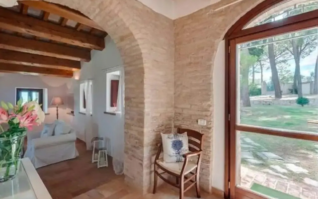 Stunning Apartment in Mombaroccio Near Metauro River
