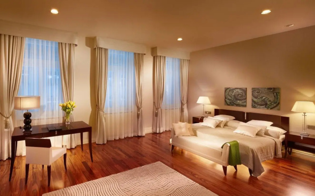 Roset Hotel & Residence