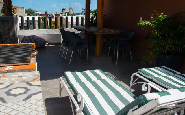 Papaya Apartment by Andiani