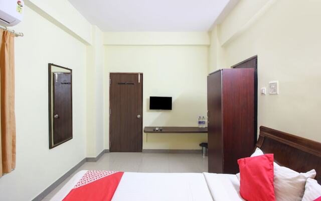 2006 Apartment Begumpet