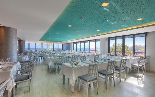 The Views Monumental