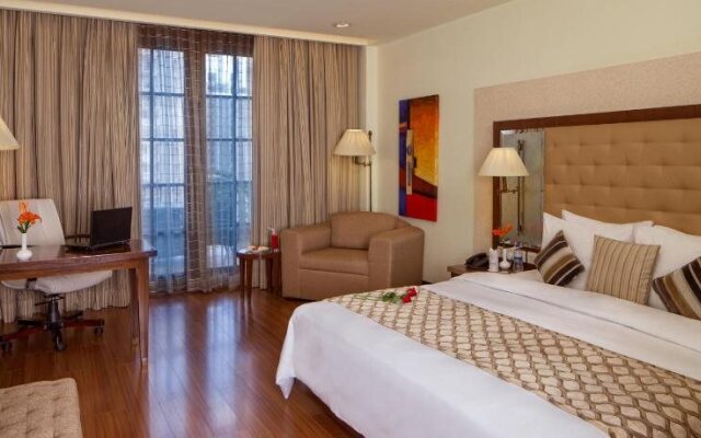 DLF Club 5