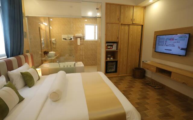 Thuy Sakura Hotel & Serviced Apartment