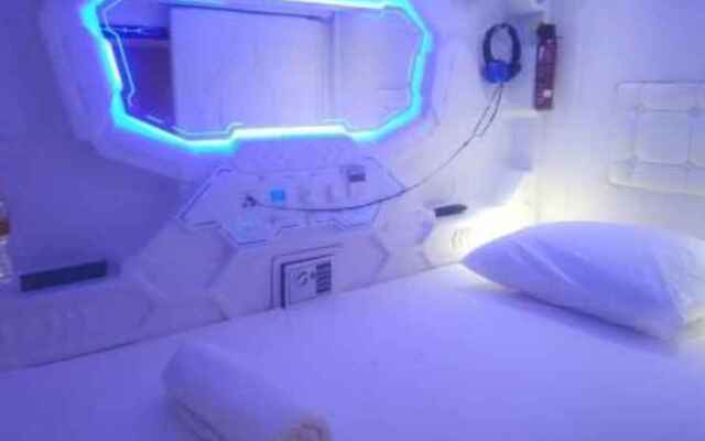 Shakti Capsule Hotel Jakarta