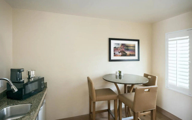 PB Surf Beachside Inn