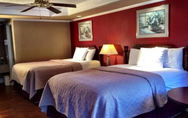 Riverbend Motel & Cabins