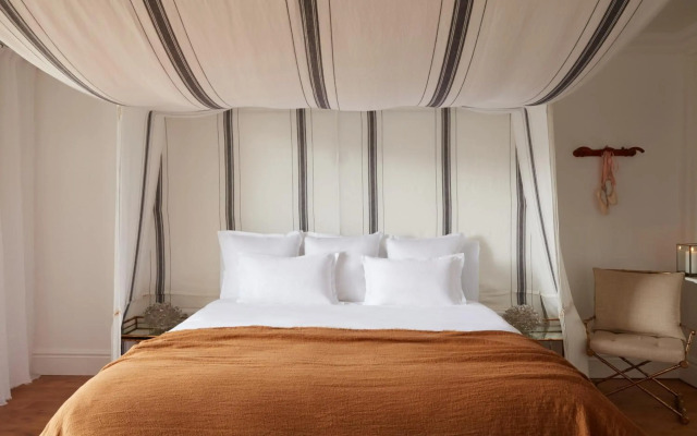 Brindos, Lac & Château