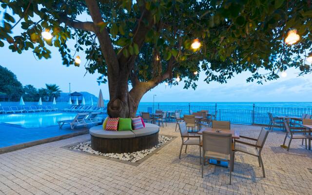 Floria Beach Hotel