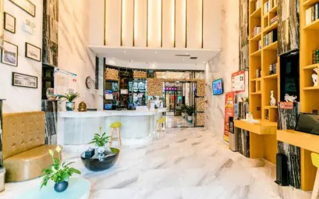 Elong R.YUN Hotel (Xuchang Pangdonglai Angel City)