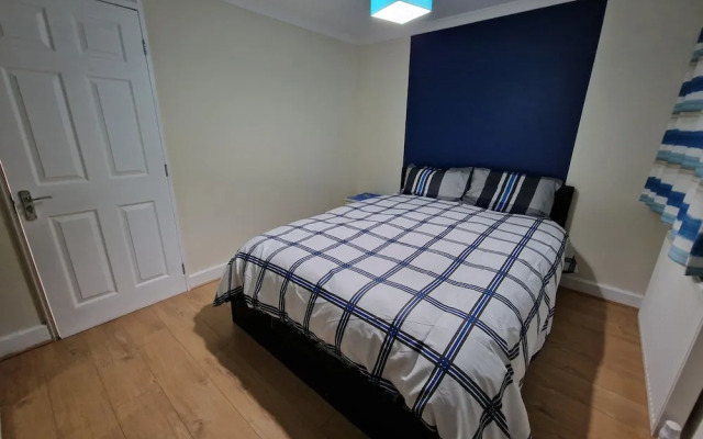 SnoozeDen Chalvey – Free Parking, Near M4 J6