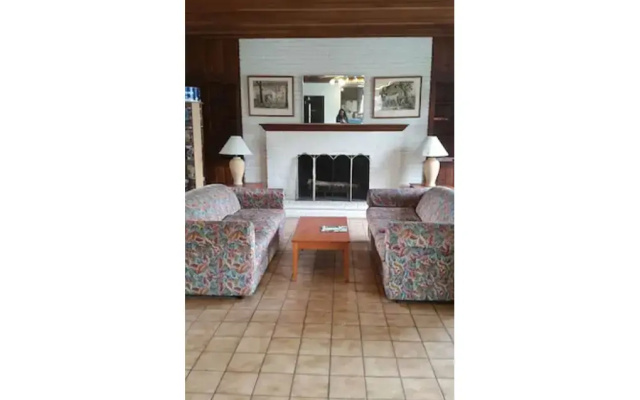 The Virginia Lodge