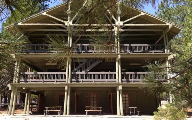 Cedar Grove Lodge