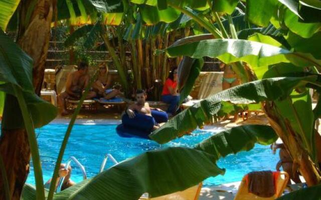 Aparthotel 2 Stars Tolo