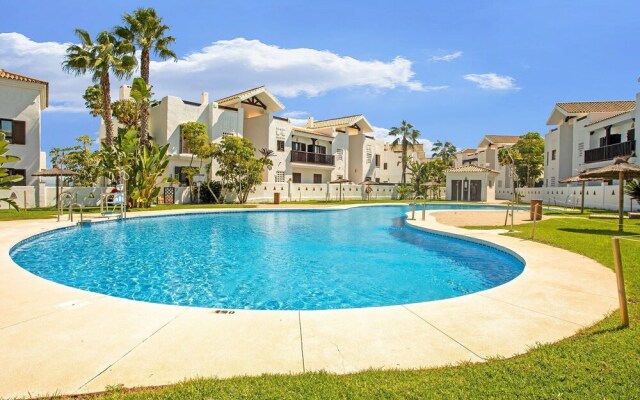 Spacious Apartment In San Roque With Swimming Pool