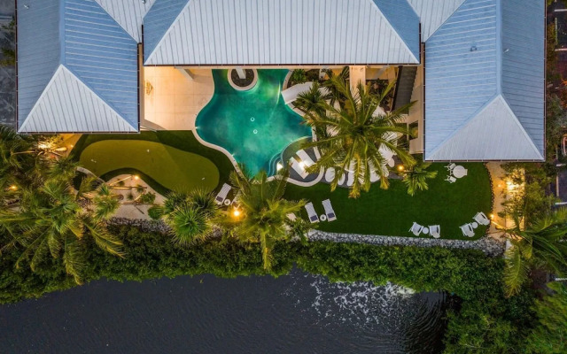 Salty Oak in Siesta Key