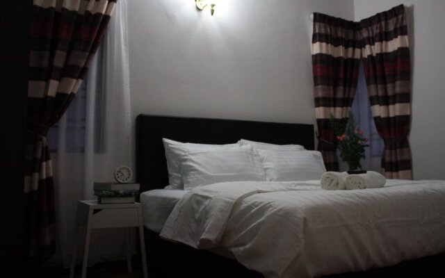 Senyum Zoo Negara Retreat