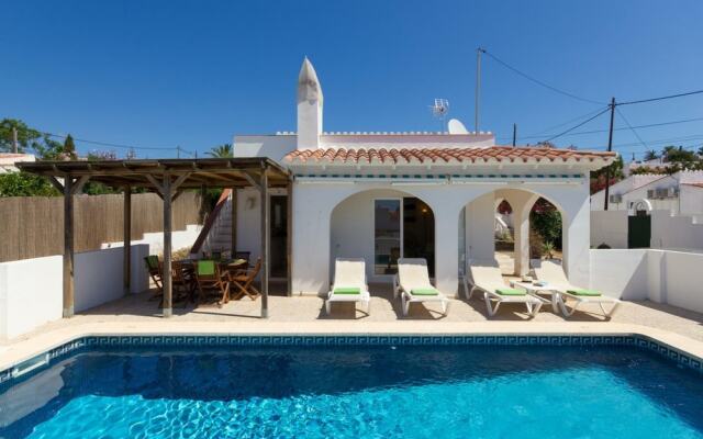 Cala'n Porter Playa Apartments