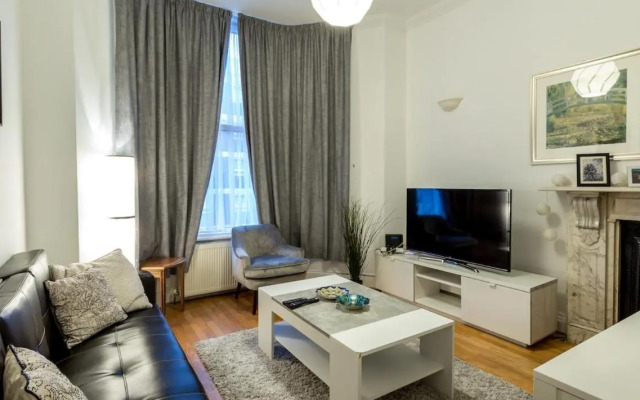 Spacious 1 Bed in West Kensington or Hammersmith