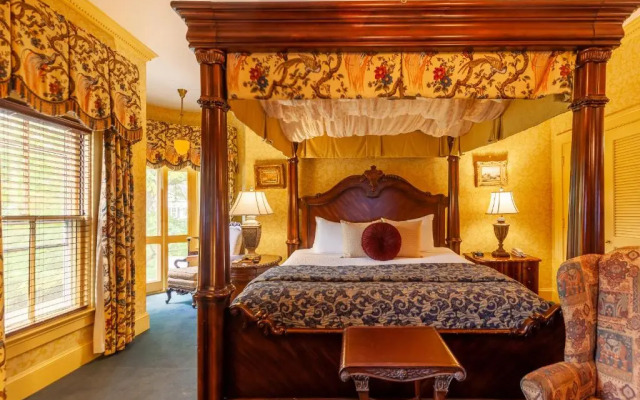 Ivy Lodge Bed & Breakfast