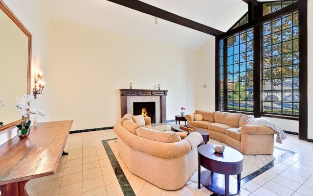 5BDRM Villa Via Mil Cumbres