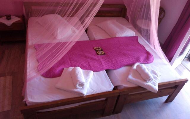 Margaritas' Rooms