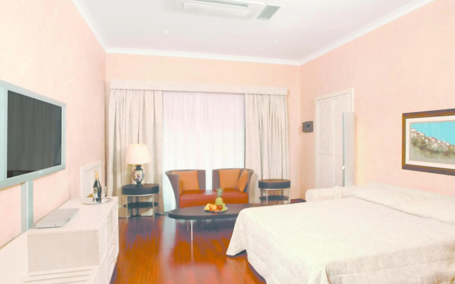 Colosseo Studio Suites