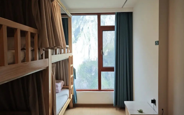 Tiger Leaping Half Way Guest House