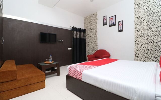 OYO 29059 Hotel Green Tower