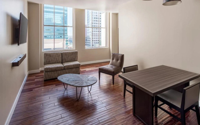 Hotel RL Baltimore Inner Harbor