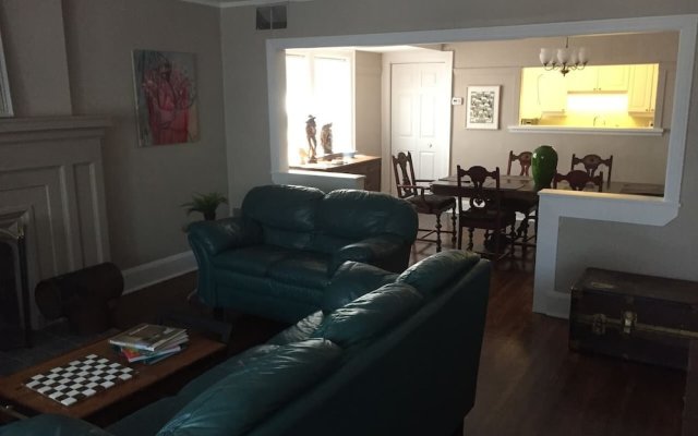 Spacious 3Br Forest Hill Unit
