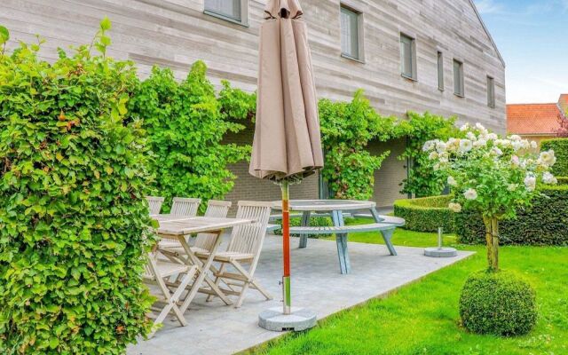 Ideal Holiday Home in Gijverinkhove With Terrace, Garden