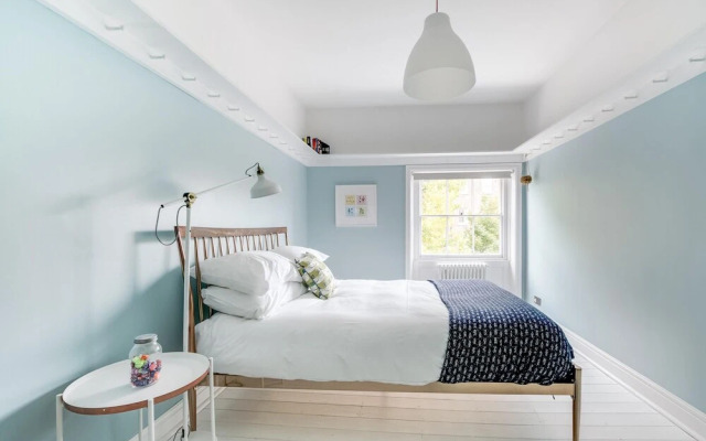 Spectacular 4BR Townhouse in Georgian Quarter, free parking