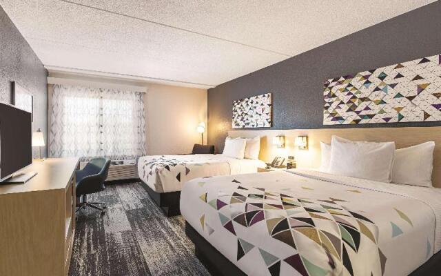 La Quinta Inn Suites White Plains Elmsford