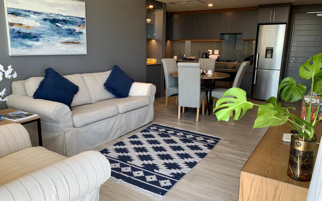 Umhlanga Arch 703 Sea View self-catering