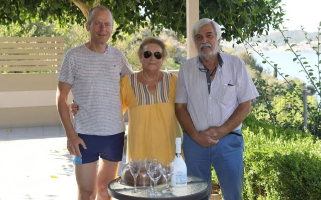 Melina Apartments Pool View