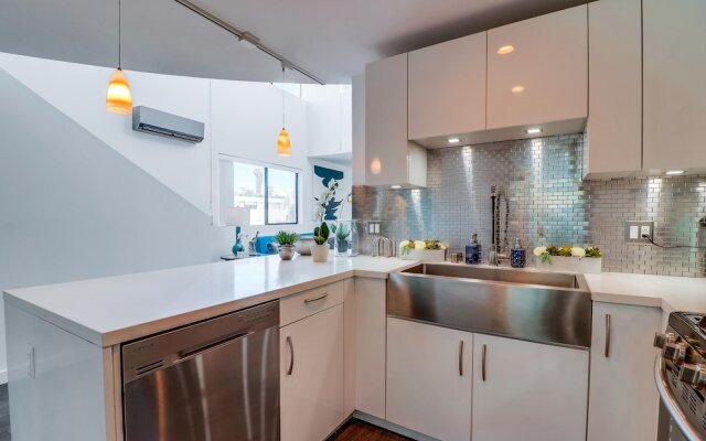 Luxury Little Italy Loft by Namastay