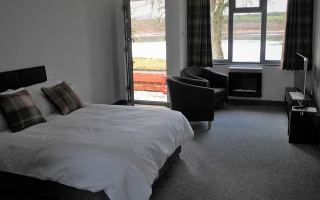 Altnacealgach Motel