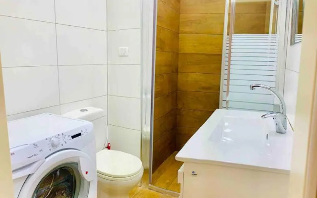 Royal Apartments , Blvd Nitza 8