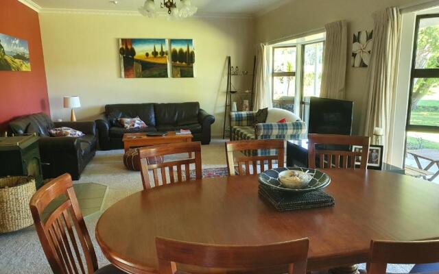 Jacaranda Lodge
