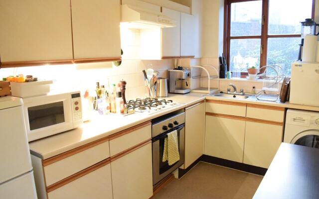 1 Bedroom Garden Flat in Bethnal Green