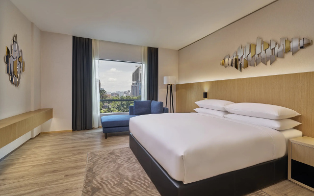 Renaissance Kuala Lumpur Hotel & Convention Centre